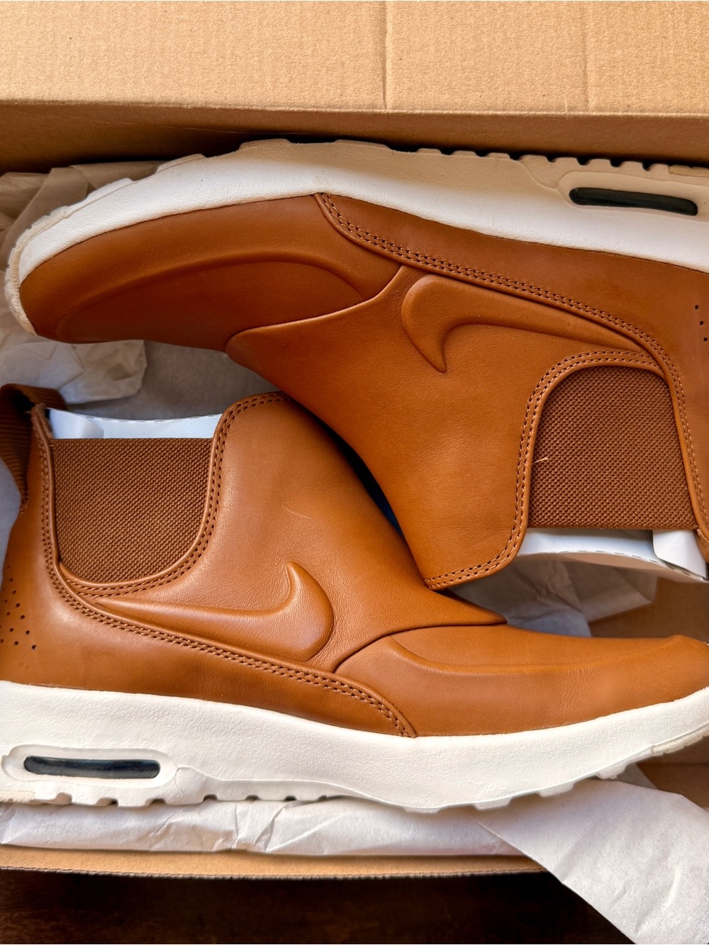 Nike Air Max Thea Mid - Leather Slip-On Sneakers